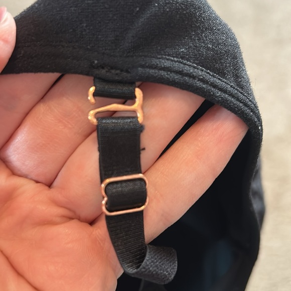 Bundle of 2 Like New Adjustable Strap Stretchy Bralette/ Cropped Tops - Picture 5 of 5